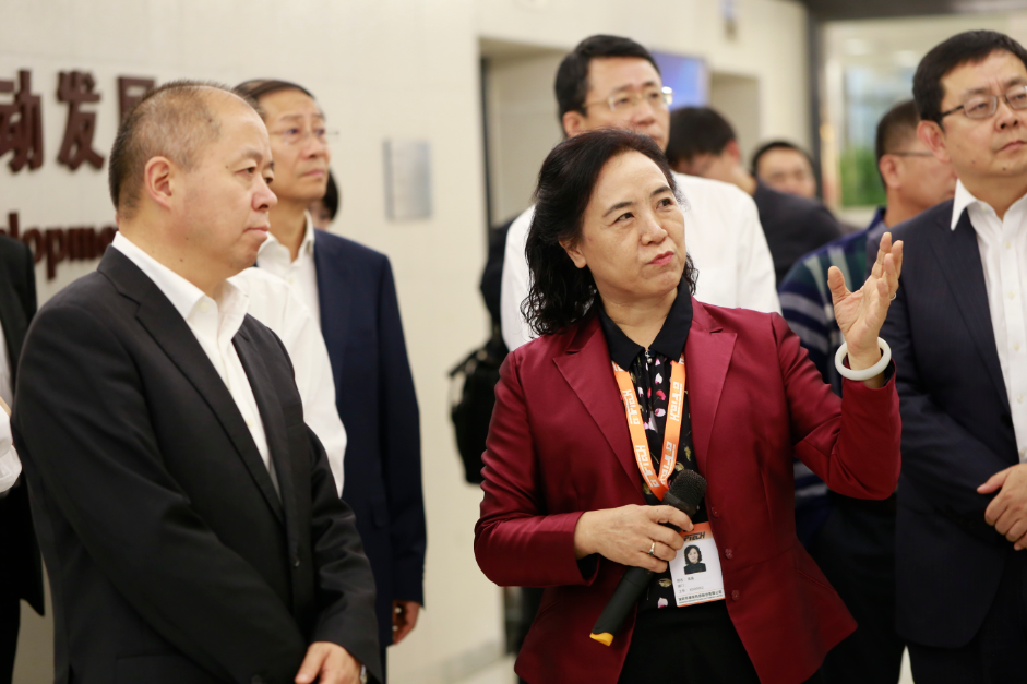 工信部副部长王江平一行莅临91看片免费下载调研指导工作